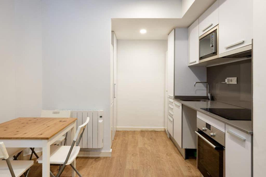 Apartment Live Camp Nou โอสปิตาเล็ต เดอ โยเบรกัต ภายนอก รูปภาพ