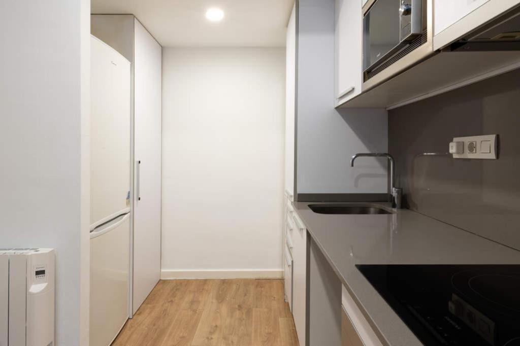 Apartment Live Camp Nou โอสปิตาเล็ต เดอ โยเบรกัต ภายนอก รูปภาพ