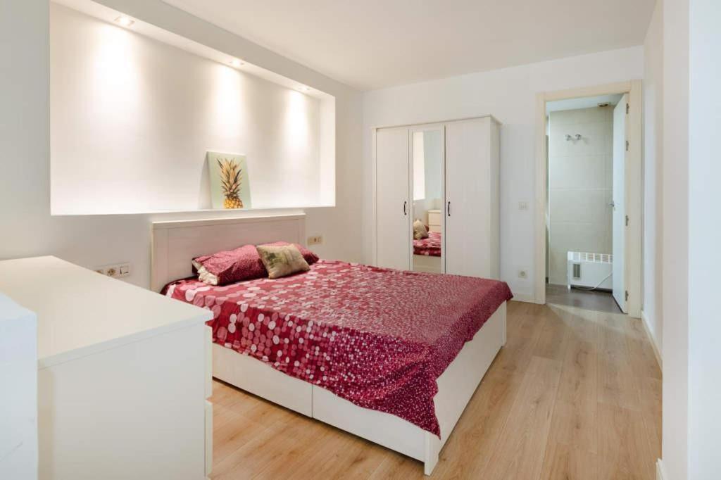 Apartment Live Camp Nou โอสปิตาเล็ต เดอ โยเบรกัต ภายนอก รูปภาพ